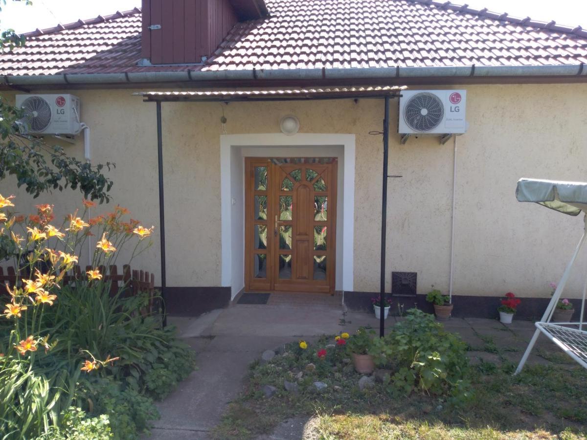 Raday Apartman Hajdúszoboszló Exterior foto